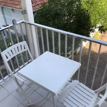 Apartment T2 A - Centre-ville, Proche Et Commerces, Avec Parking Et Balcon - Fr-1-319-12 Arcachon